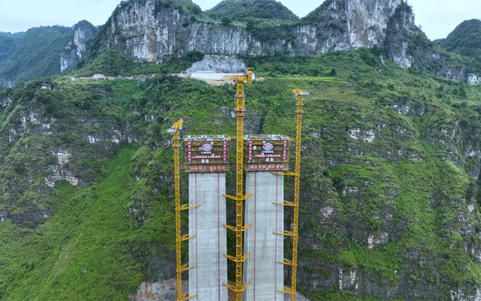 ​塔立山河！徐工塔機挑戰“世界之最”